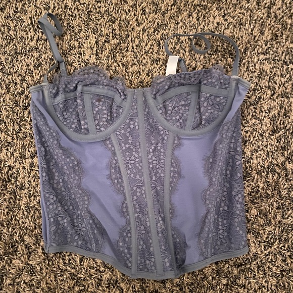 Out from under urban outfitters corset - Picture 2 of 4